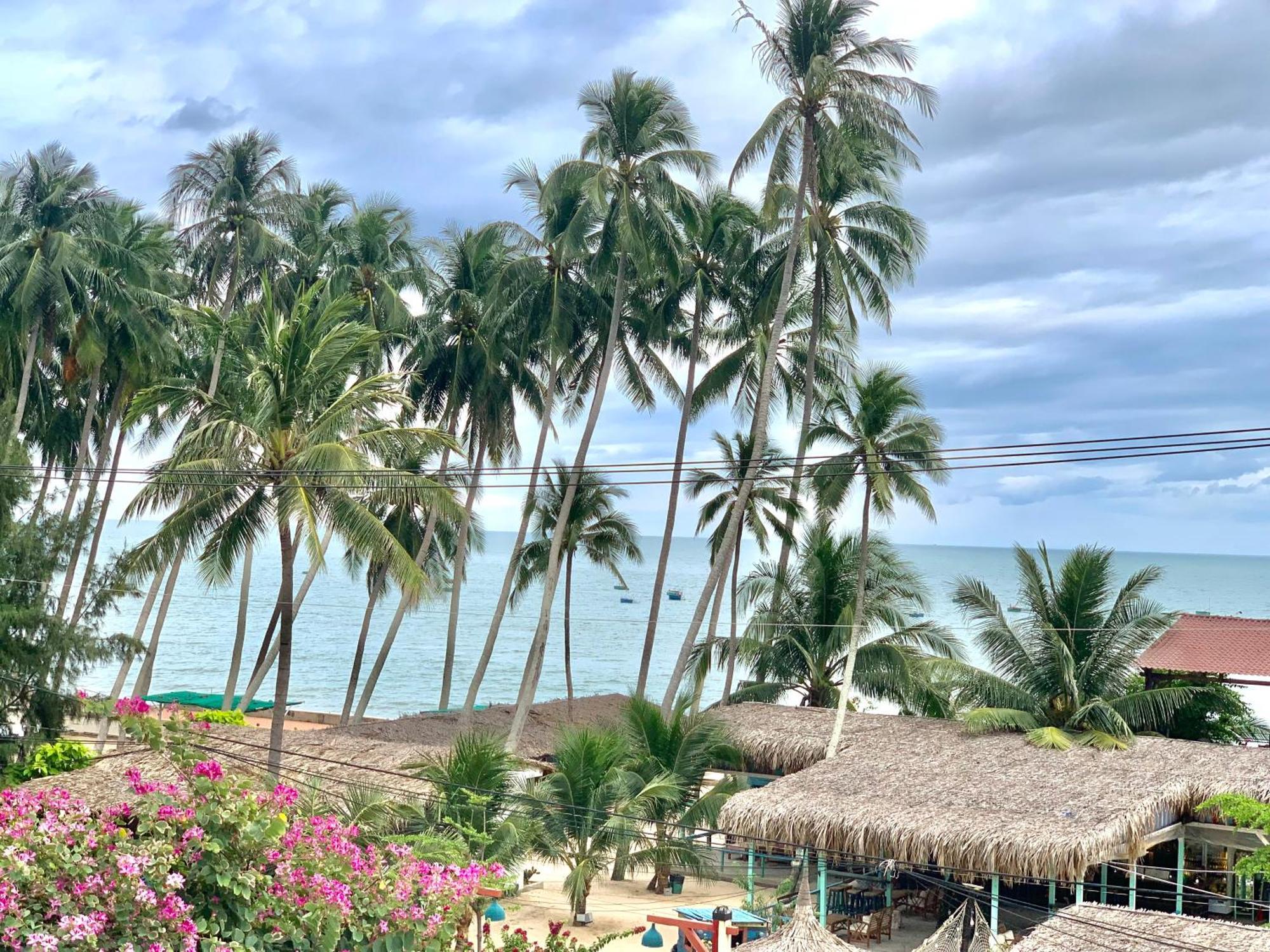 A L Y S S A Seaside Muine Hotel Mui Ne Exterior photo